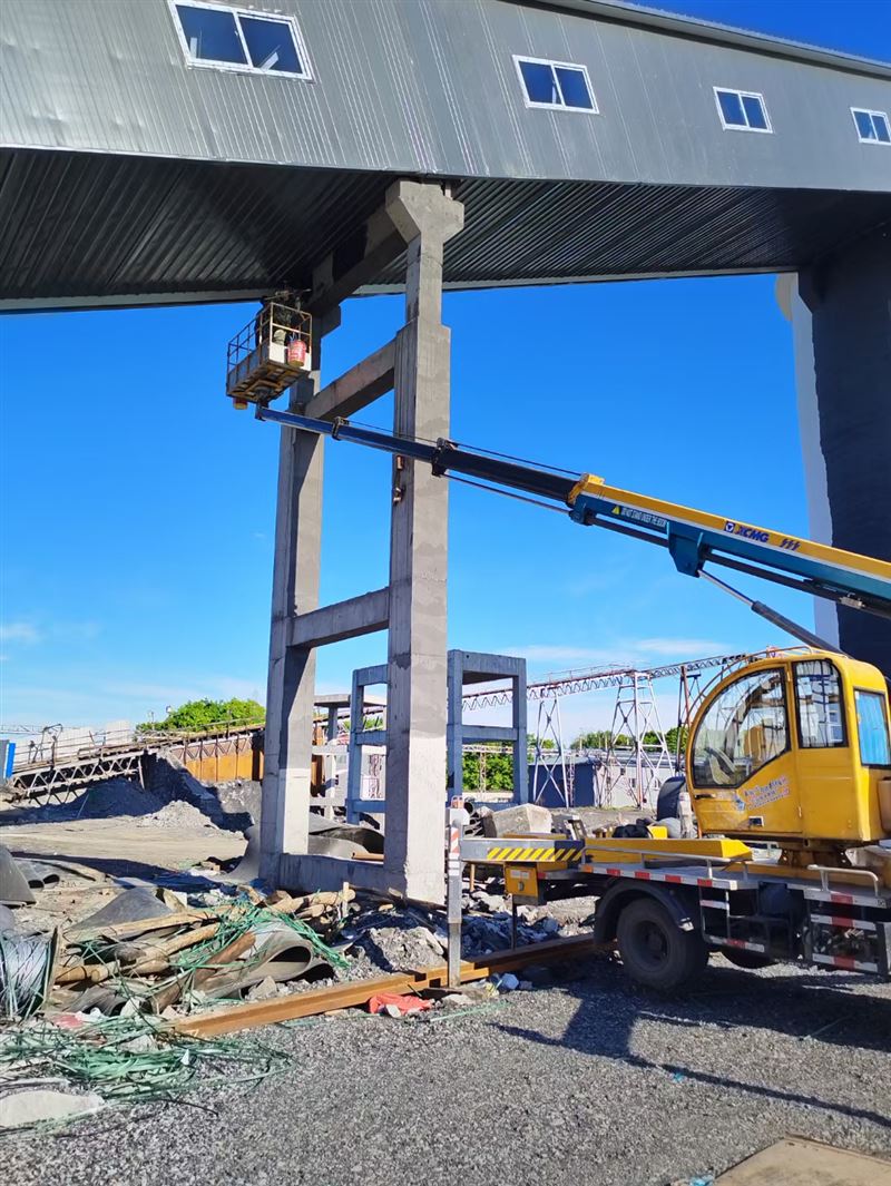 出租高空作業車，和半截子貨車