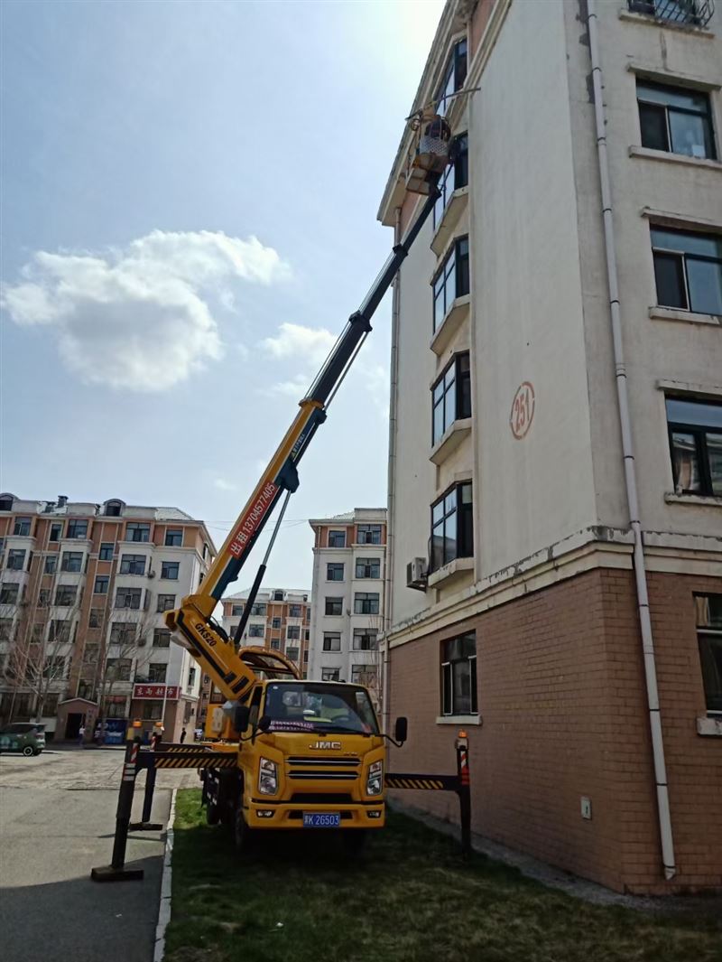 出租高空作業車，和半截子貨車
